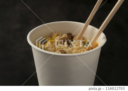 カップ麺 インスタントラーメン カップ麺 インスタントラーメン 116012703