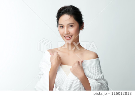 Beautiful young asian woman with clean fresh skin on white background, Face care, Facial treatment, Cosmetology, beauty and spa, Asian women portrait. 116012818