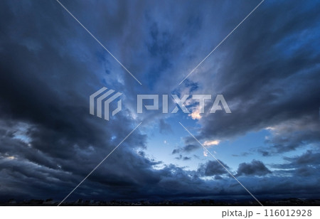 薄明の幻想的な夜明け空・初冬・超広角・空主体・231118am 薄明の幻想的な夜明け空・初冬・超広角・空主体・231118am 116012928
