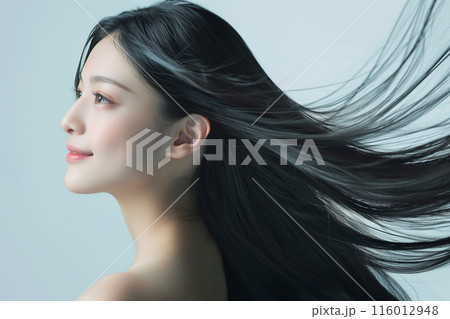 美しい髪の毛の女性 116012948