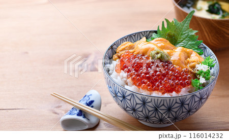 最強の海鮮丼 ウニいくら丼 116014232