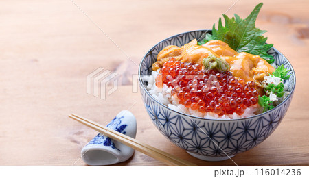 最強の海鮮丼 ウニいくら丼 116014236