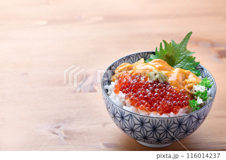 最強の海鮮丼 ウニいくら丼 116014237
