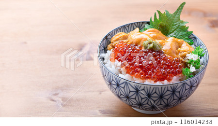 最強の海鮮丼 ウニいくら丼 116014238