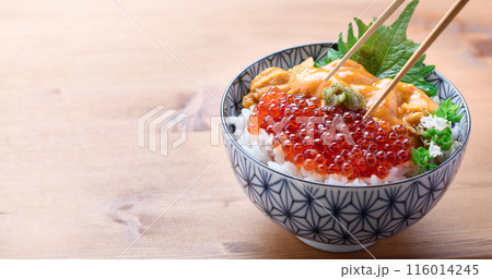 最強の海鮮丼 ウニいくら丼 116014245
