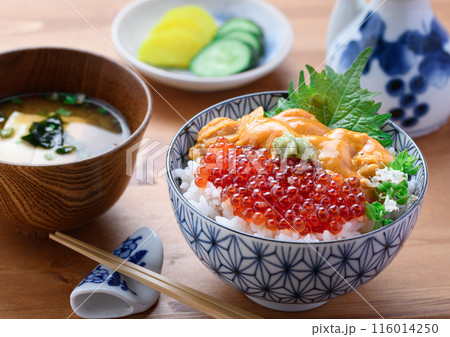 最強の海鮮丼 ウニいくら丼 116014250