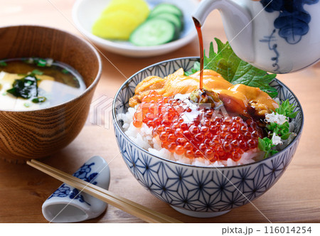 最強の海鮮丼 ウニいくら丼 116014254