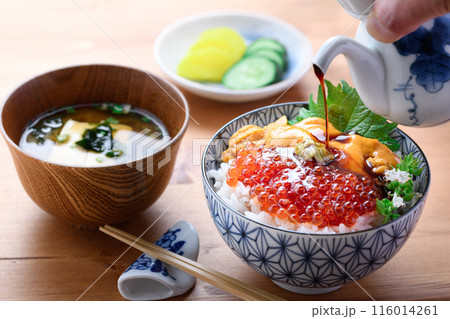 最強の海鮮丼 ウニいくら丼 116014261