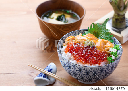 最強の海鮮丼 ウニいくら丼 116014270