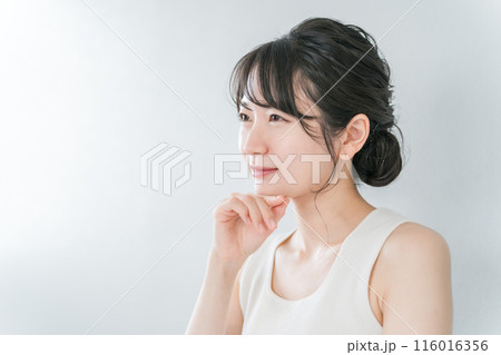 美容・エステ・スキンケアイメージの若いアジア人女性 116016356