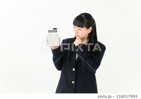 計算機を持つ女子高生　悩む 116017993