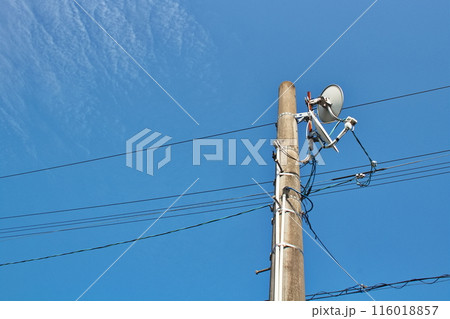 BS・CS受信アンテナと青空 BS・CS受信アンテナと青空 116018857