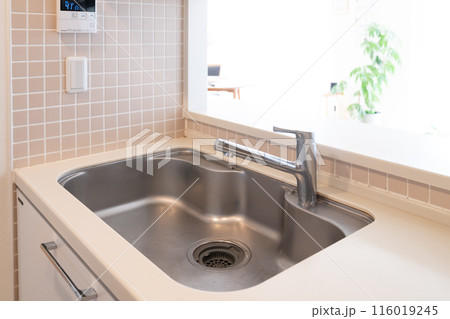 対面キッチンのシンク 116019245