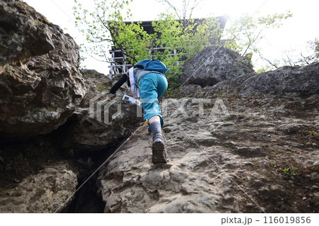 山陰、春、初夏の鳥取、三徳山、みとくさん、投げ入れ堂への登山、国立公園への旅、多くの指定文化財と国宝 116019856