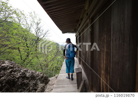 山陰、春、初夏の鳥取、三徳山、みとくさん、投げ入れ堂への登山、国立公園への旅、多くの指定文化財と国宝 116019870