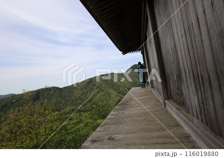 山陰、春、初夏の鳥取、三徳山、みとくさん、投げ入れ堂への登山、国立公園への旅、多くの指定文化財と国宝 116019880