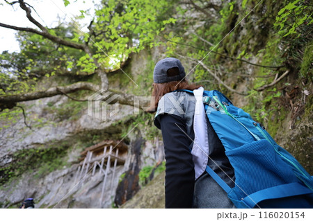 山陰、春、初夏の鳥取、三徳山、みとくさん、投げ入れ堂への登山、国立公園への旅、多くの指定文化財と国宝 山陰、春、初夏の鳥取、三徳山、みとくさん、投げ入れ堂への登山、国立公園への旅、多くの指定文化財と国宝 116020154