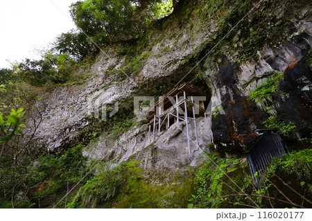 山陰、春、初夏の鳥取、三徳山、みとくさん、投げ入れ堂への登山、国立公園への旅、多くの指定文化財と国宝 116020177