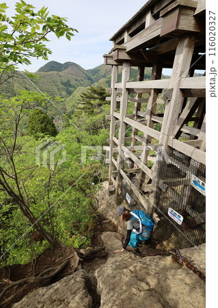 山陰、春、初夏の鳥取、三徳山、みとくさん、投げ入れ堂への登山、国立公園への旅、多くの指定文化財と国宝 山陰、春、初夏の鳥取、三徳山、みとくさん、投げ入れ堂への登山、国立公園への旅、多くの指定文化財と国宝 116020327