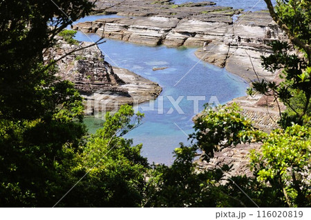 春、初夏、夏の和歌山、南紀、白浜、グランピングで焚火とブルーラグーンの海を散策、鳥毛洞窟や日置川 116020819