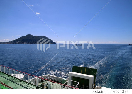 函館港・入港・函館山（北海道・函館市） 116021855