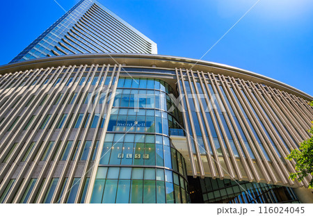 大阪府　大阪市　大阪駅周辺の都市風景（グランフロント大阪） 116024045