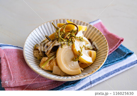 わらびと淡竹と揚げの煮物 わらびと淡竹と揚げの煮物 116025630
