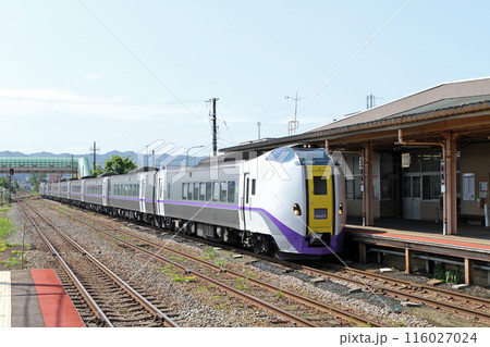 八雲駅に到着した上り特急北斗　JR八雲駅　やくも　Yakumo　H54　函館本線 116027024