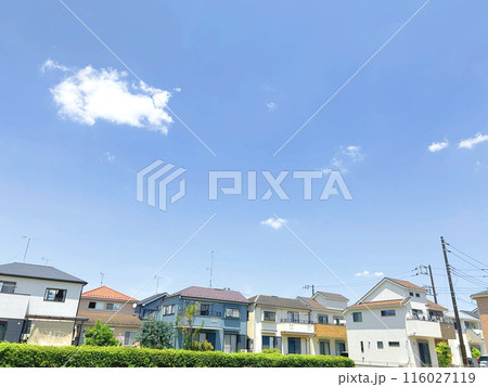 一戸建て住宅と青空 一戸建て住宅と青空 116027119