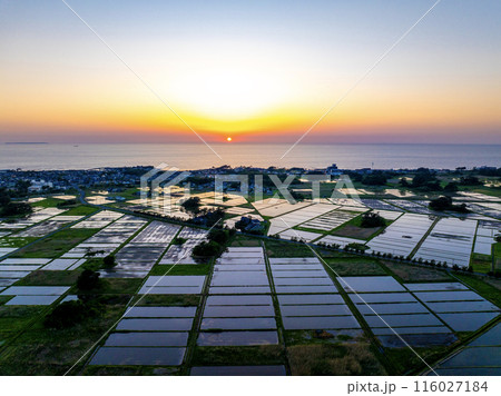 夕陽の日本海と九十九島(秋田県にかほ市) 夕陽の日本海と九十九島(秋田県にかほ市) 116027184