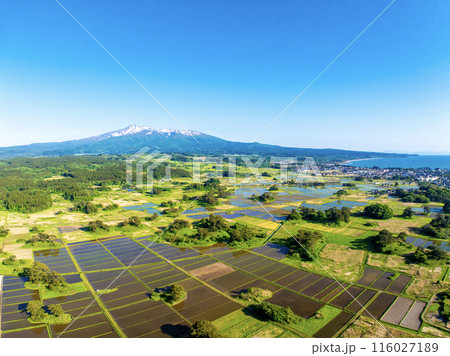 鳥海山と九十九島（秋田県にかほ市） 116027189