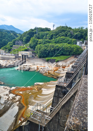 近代化産業遺産で重力式コンクリートの大井ダムの堰堤 近代化産業遺産で重力式コンクリートの大井ダムの堰堤 116028727