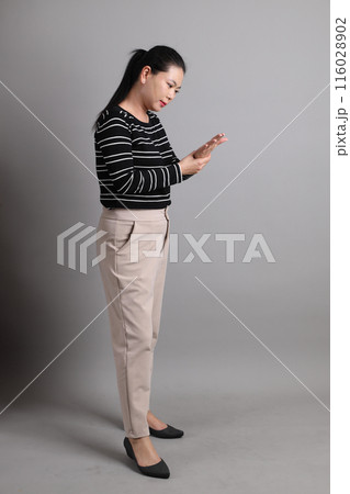 40s Asian Woman 40s Asian Woman 116028902