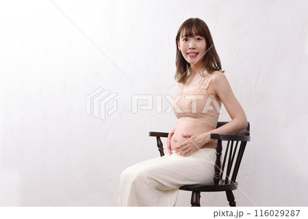 若い妊婦 116029287