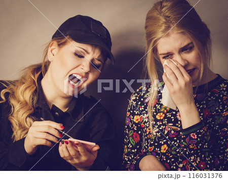 Security guard and shoplifter. Security guard and shoplifter. 116031376