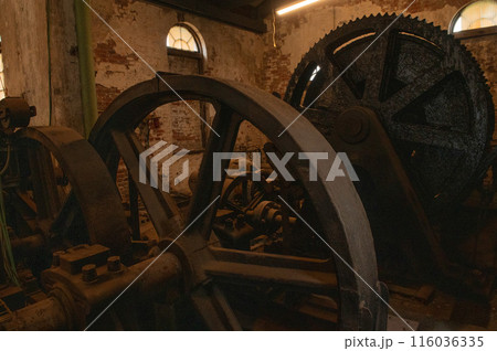 三池炭鉱宮原坑「第二竪坑巻揚機室跡」 三池炭鉱宮原坑「第二竪坑巻揚機室跡」 116036335