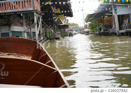 ダムヌンサドゥアック水上マーケット 116037882