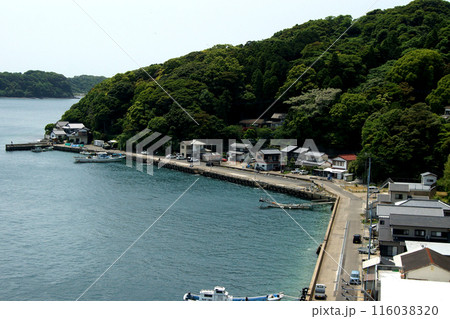 佐賀県唐津市呼子の加部島の海の風景 116038320