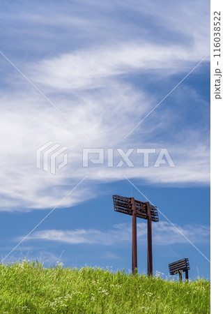 《夏の高校野球イメージ》地方球場の照明塔 116038522
