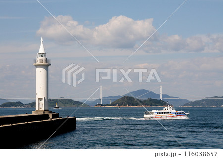 今治の白灯台と来島海峡 今治の白灯台と来島海峡 116038657