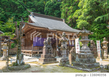 八剣神社（鞍手町）の拝殿 116040356