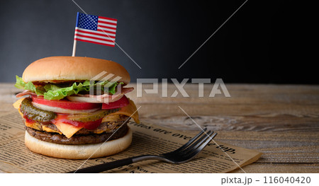肉厚でジューシーなハンバーガー 肉厚でジューシーなハンバーガー 116040420