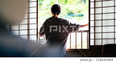 和室の女性 和室の女性 116040989