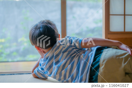 和室と子供 116041027