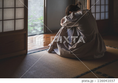 田舎での暮らし：ライフスタイルのイメージカットシリーズ 116041037