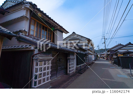 【重要伝統的建造物群保存地区】吉良川町 春の街並みの風景4 高知県室戸市 【重要伝統的建造物群保存地区】吉良川町 春の街並みの風景4 高知県室戸市 116042174