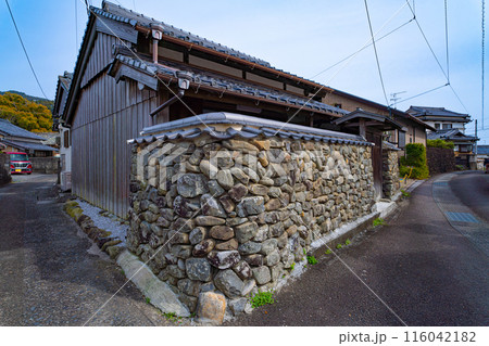 【重要伝統的建造物群保存地区】吉良川町　イシグロのある街並み1　高知県室戸市 116042182