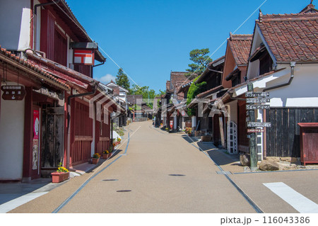 吹屋ふるさと村 青空と美しい重伝建の町並み 吹屋ふるさと村 青空と美しい重伝建の町並み 116043386