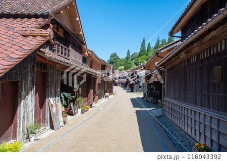 吹屋ふるさと村 青空と美しい重伝建の町並み 吹屋ふるさと村 青空と美しい重伝建の町並み 116043392