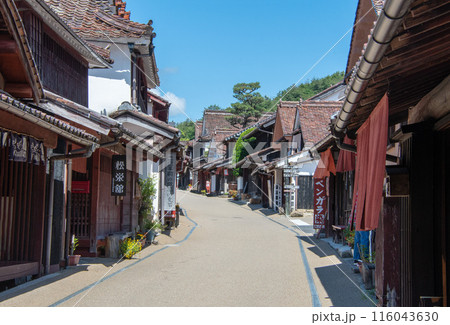 吹屋ふるさと村 青空と美しい重伝建の町並み 吹屋ふるさと村 青空と美しい重伝建の町並み 116043630